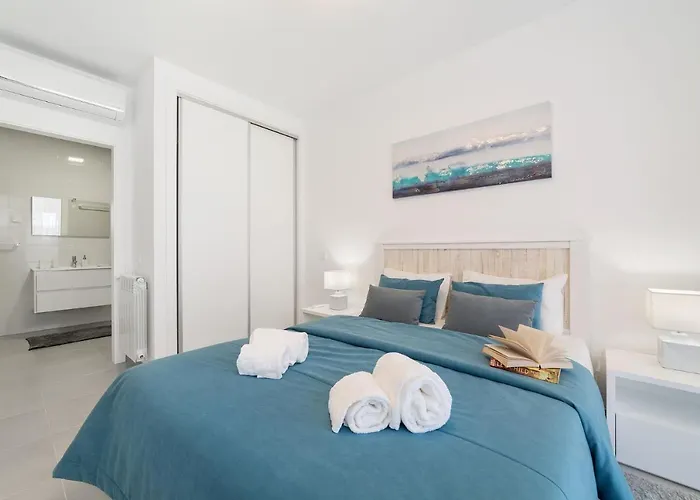 Muralha 2 - - By Sch شقة *