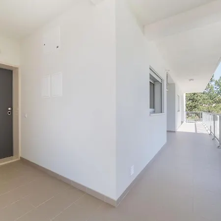 Muralha 2 - - By Sch شقة